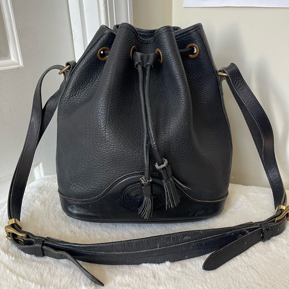 Dooney and Bourke Vintage all weather leather Bag EUC